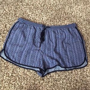 Women’s gap blue white light summer shorts medium